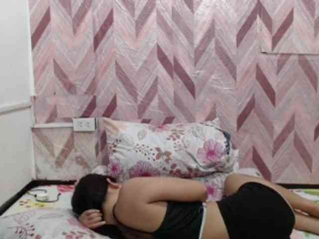 Kira-Rosse201 webcam