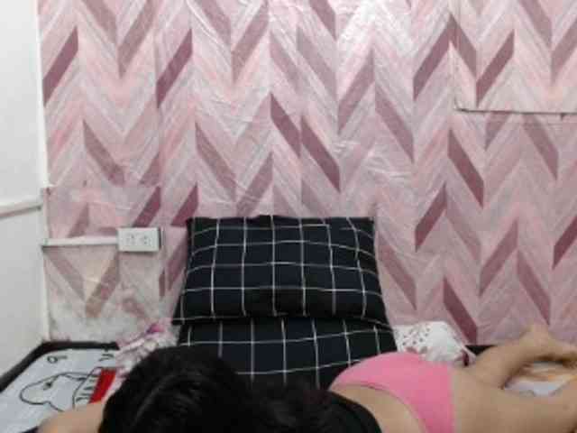 Kira-Rosse201 webcam