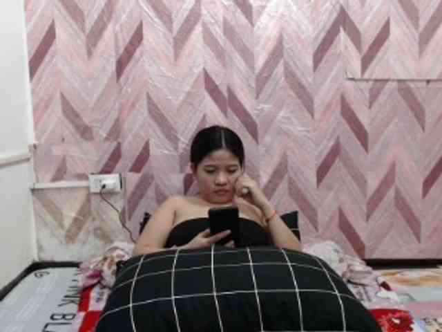 Kira-Rosse201 webcam