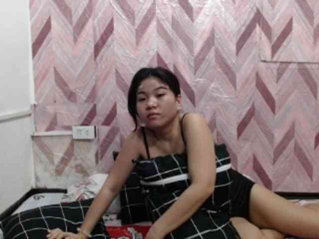 Kira-Rosse201 webcam