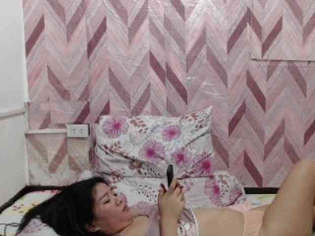 Kira-Rosse201 webcam