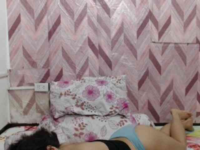 Kira-Rosse201 webcam