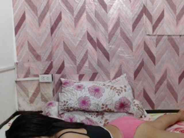 Kira-Rosse201 webcam