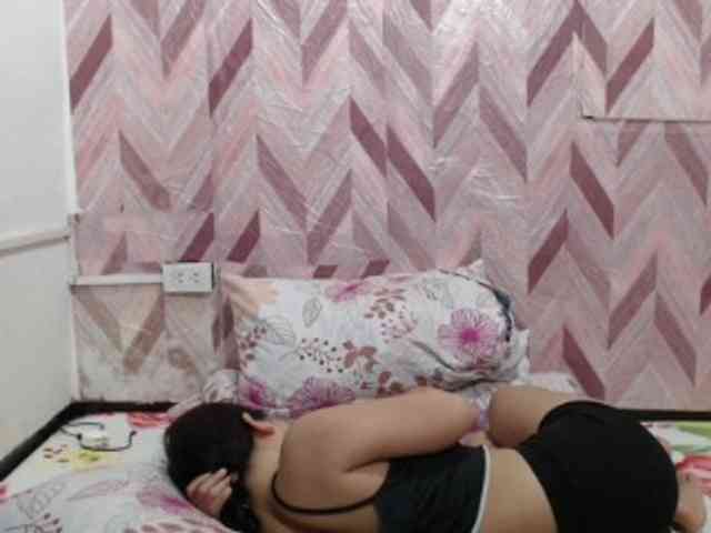 Kira-Rosse201 webcam