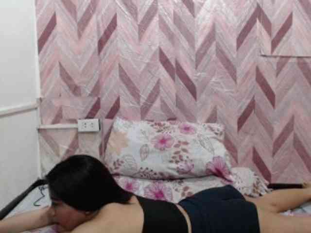 Kira-Rosse201 webcam