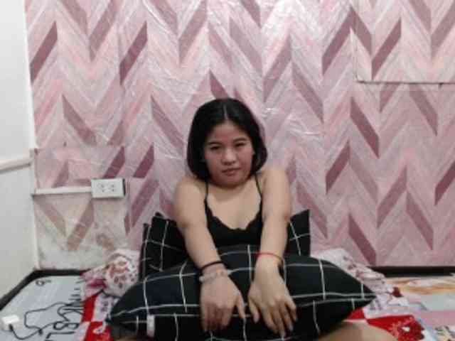 Kira-Rosse201 webcam