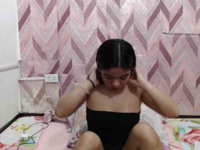 Kira-Rosse201 webcam