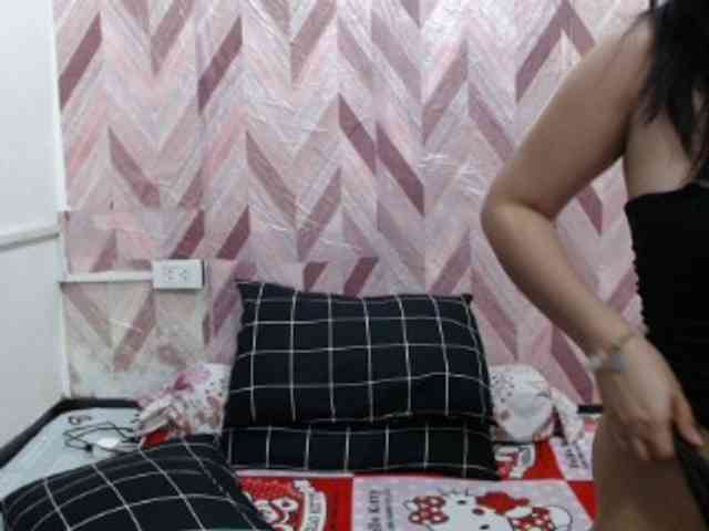 Kira-Rosse201 webcam