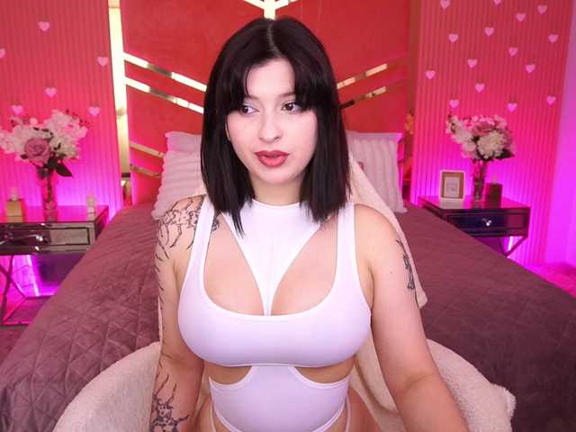 MikiiKiwi live cam on BongaCams