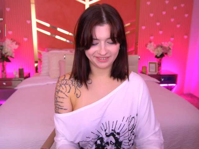 MikiiKiwi live cam on BongaCams