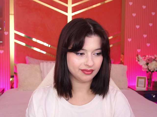 MikiiKiwi live cam on BongaCams