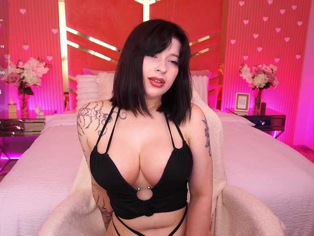 MikiiKiwi live cam on BongaCams
