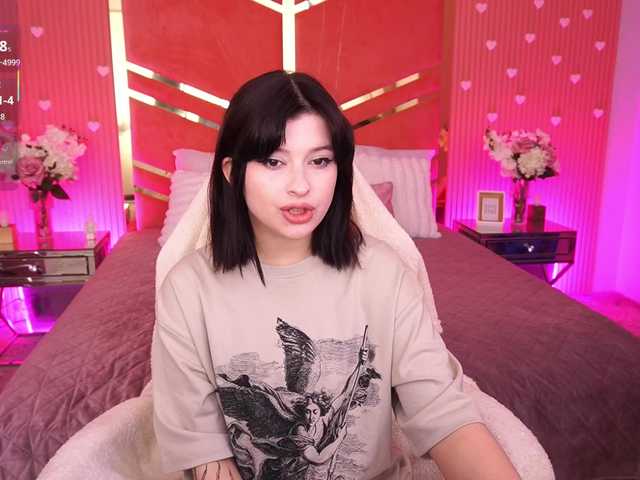 MikiiKiwi live cam on BongaCams