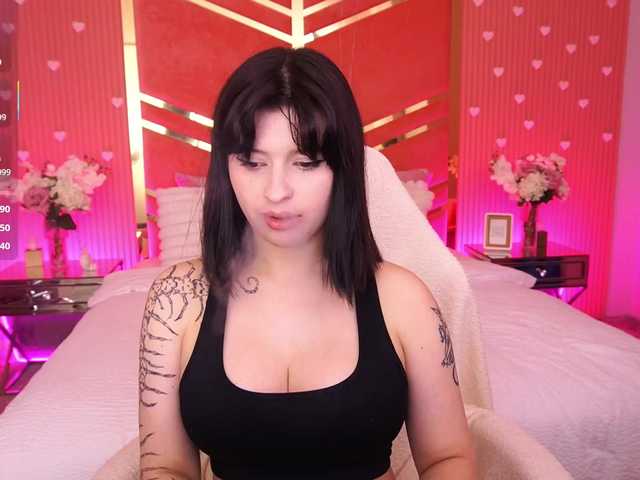 MikiiKiwi live cam on BongaCams