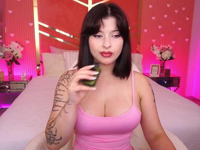 MikiiKiwi live cam on BongaCams