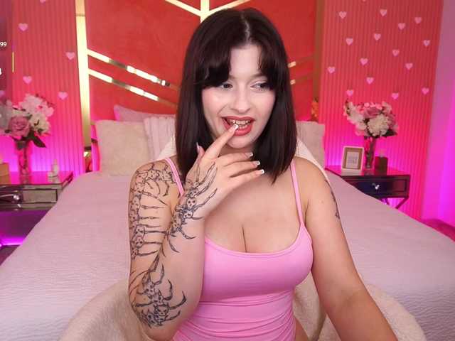 MikiiKiwi live cam on BongaCams