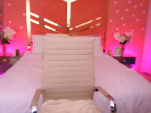 MikiiKiwi live cam on BongaCams