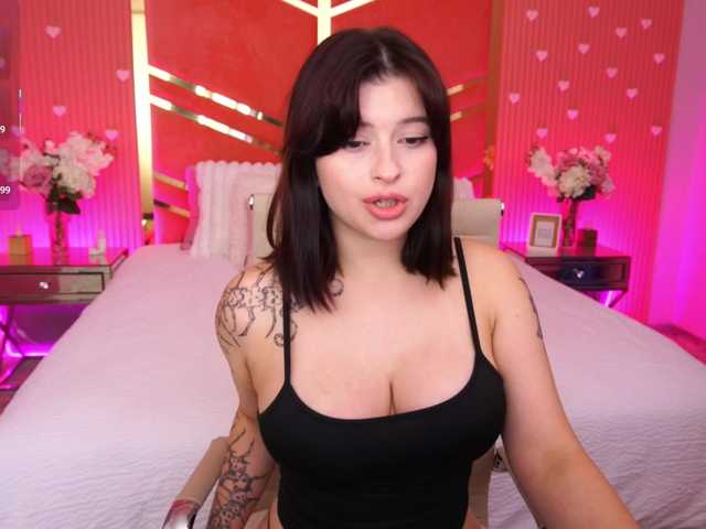 MikiiKiwi — live female cam