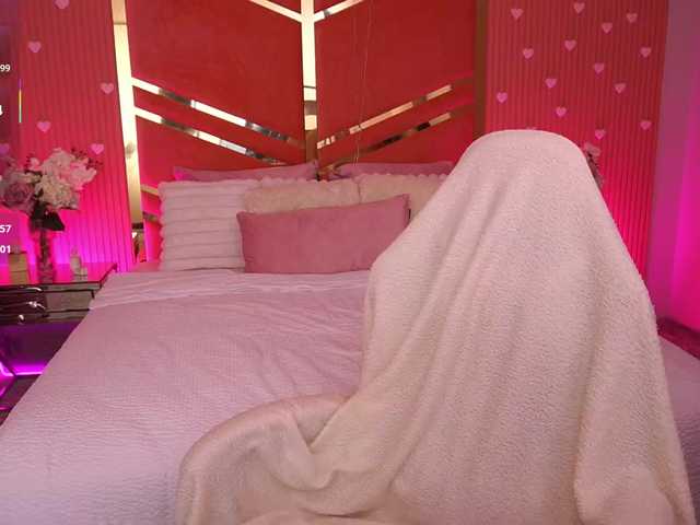MikiiKiwi live cam on BongaCams