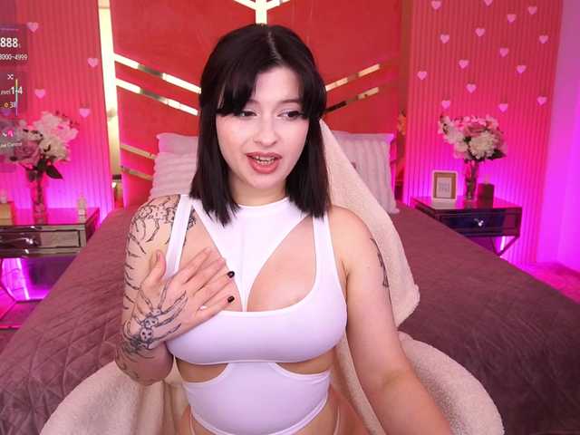 MikiiKiwi live cam on BongaCams