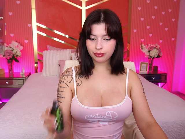MikiiKiwi live cam on BongaCams