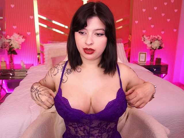 MikiiKiwi live cam on BongaCams