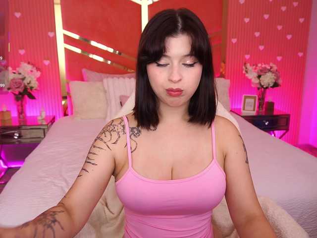 MikiiKiwi live cam on BongaCams