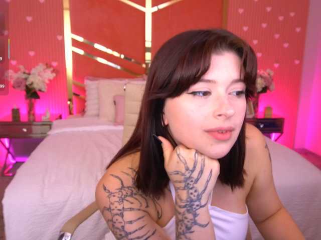 MikiiKiwi, en directo ahora en BongaCams