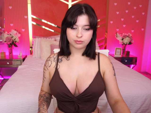 MikiiKiwi live cam on BongaCams