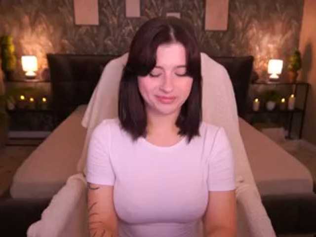 MikiiKiwi live cam on BongaCams