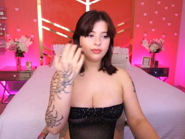 MikiiKiwi live cam on BongaCams