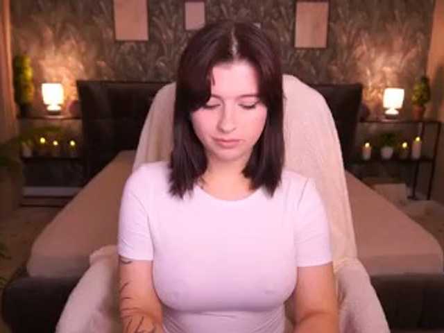 MikiiKiwi live cam