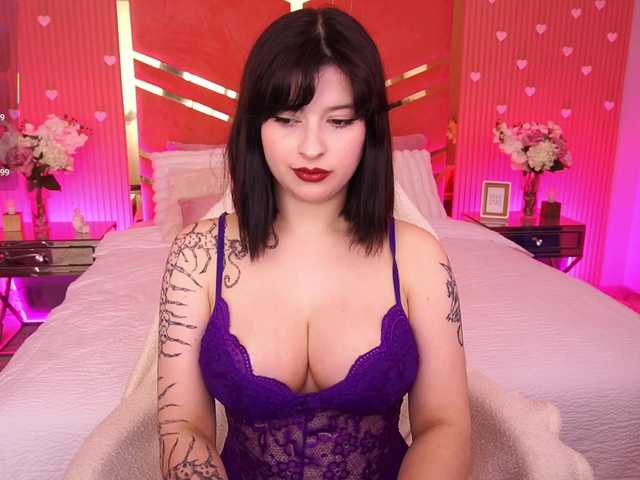 MikiiKiwi live cam on BongaCams