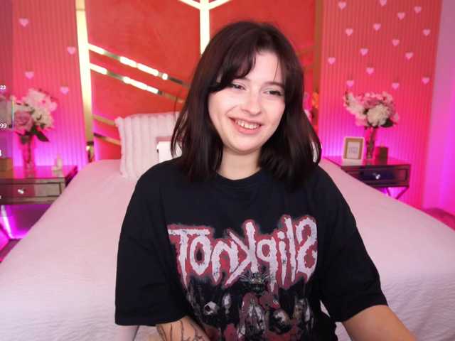 MikiiKiwi live cam on BongaCams