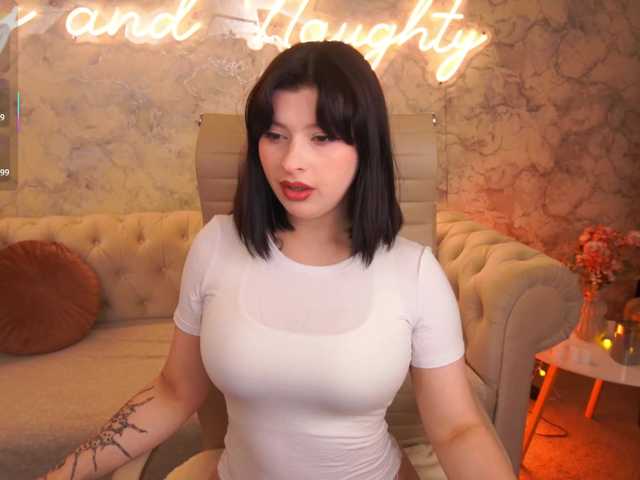 MikiiKiwi live cam on BongaCams