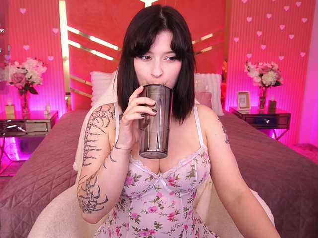 MikiiKiwi live cam on BongaCams