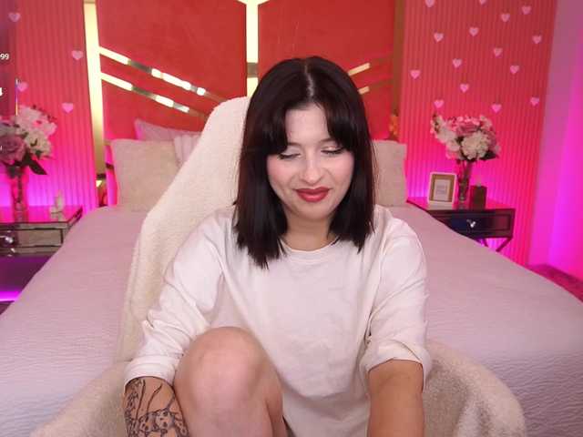 MikiiKiwi live cam on BongaCams