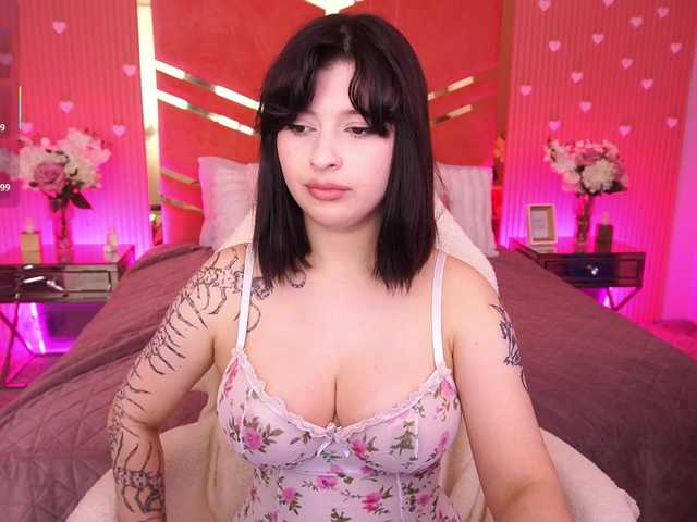 MikiiKiwi live cam on BongaCams