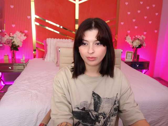 MikiiKiwi live cam on BongaCams