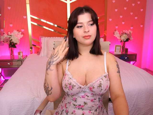 MikiiKiwi live cam on BongaCams