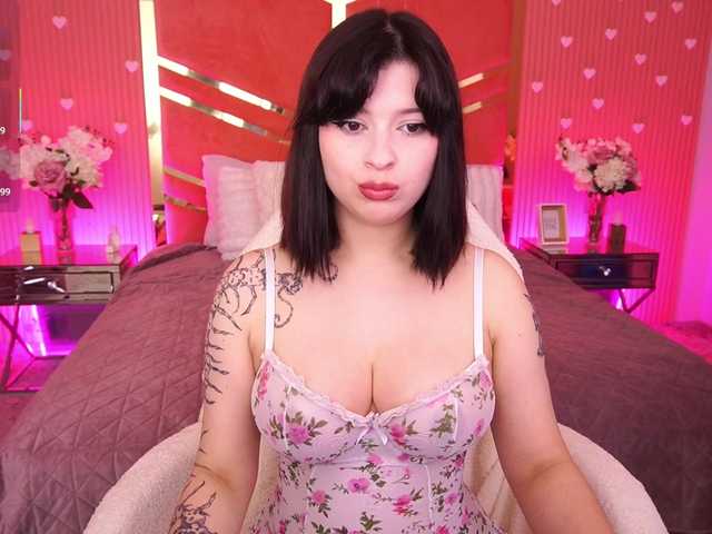 MikiiKiwi live cam on BongaCams