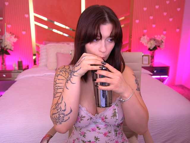 MikiiKiwi live cam on BongaCams