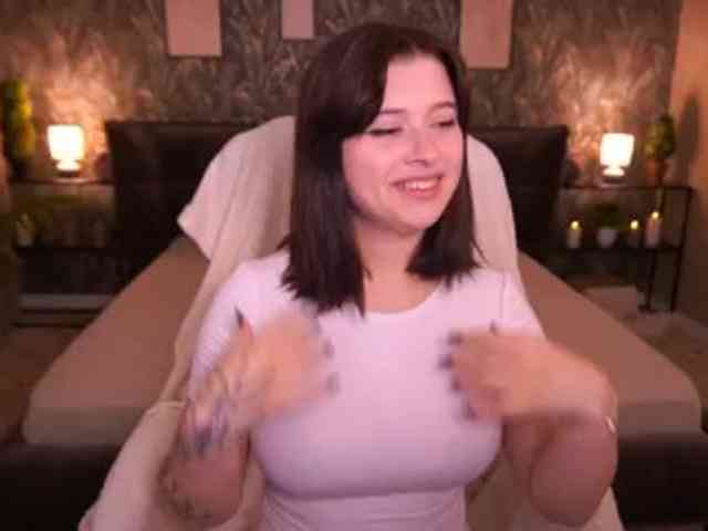 MikiiKiwi webcam