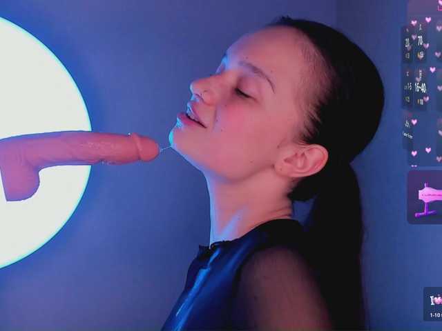 bitchpeace live cam on BongaCams