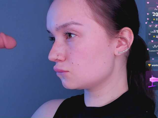 bitchpeace's BongaCams show and profile