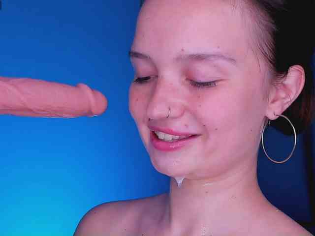 Bitchpeace's cam show statistics and live stream