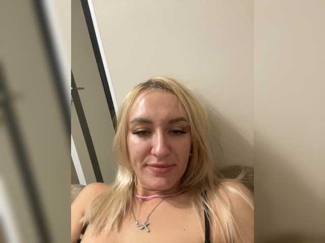 shymiaa1 live cam on BongaCams