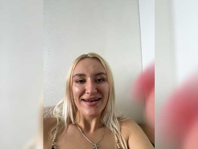 shymiaa1 live cam on BongaCams