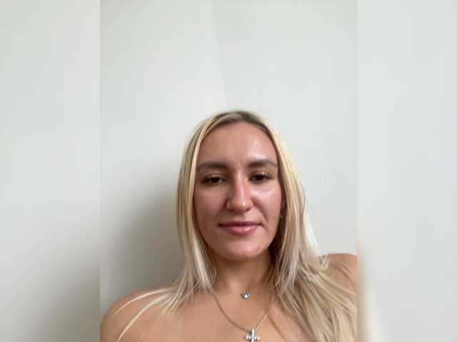 shymiaa1 live cam on BongaCams