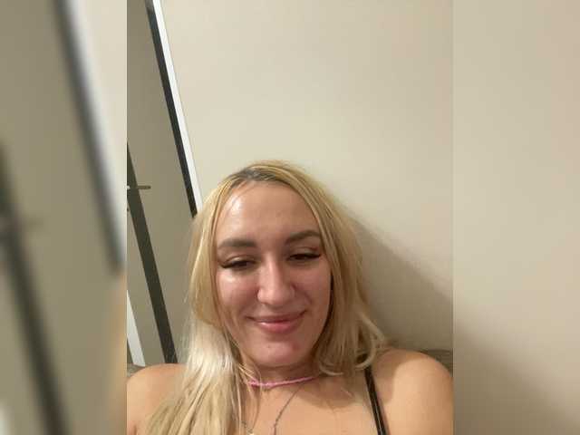 shymiaa1 live cam on BongaCams